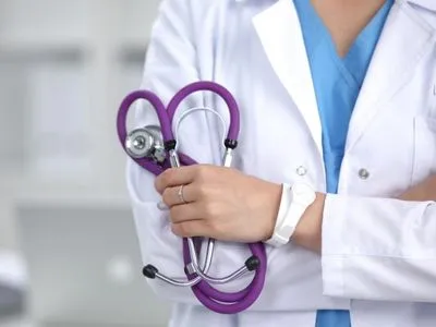 В Украине почти 30 тысяч врачей работают с больными COVID-19