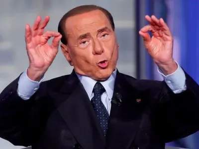 Берлускони госпитализировали с коронавирусом