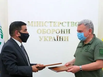 В Украину впервые прибыл с визитом министр обороны Ирака