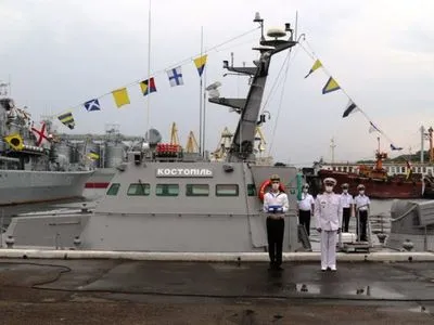 В состав ВМС Украины включен артиллерийский катер "Костополь"