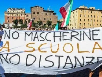 В столицях Італії та Хорватії тисячі людей протестували проти обмежень через COVID-19