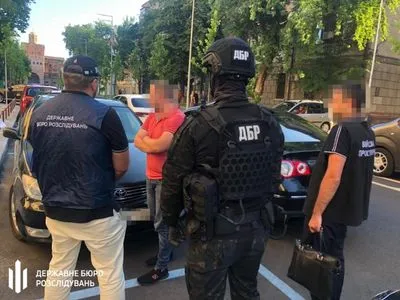 В Киеве сотрудник СБУ подозревается в прикрытии проституции