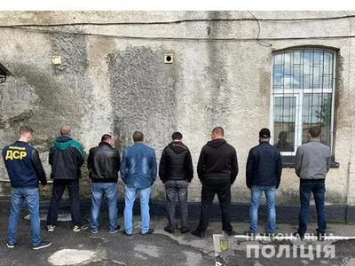 На Кіровоградщині банда на чолі з “авторитетом” вимагала гроші з ув’язнених у СІЗО