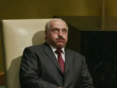Лукашенко визнав, що "можливо, трохи пересидів" у кріслі президента
