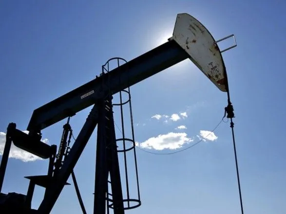 Нафта Brent торгується нижче 40 дол. за барель