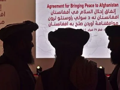 Освобожденные из заключения члены "Талибана" отправились на переговоры с Кабулом