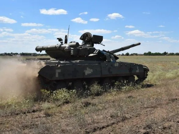На юге Украины танкисты и десантники провели отработку по боевой подготовке