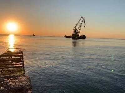 "Скучать не будем": Криклий заявил, что танкер Delfi забрали с пляжа Одессы