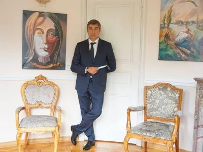 Новий посол України у Франції розпочав свою дипмісію у Парижі