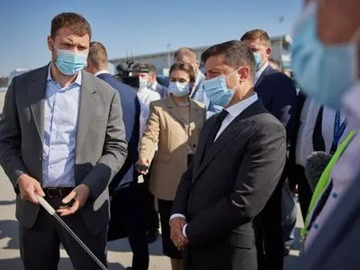 Президенту на Одещині показали реконструкцію аеропорту