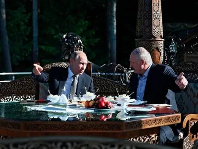 Путін пообіцяв Білорусі кредит у 1,5 млрд доларів "у цей тяжкий момент"