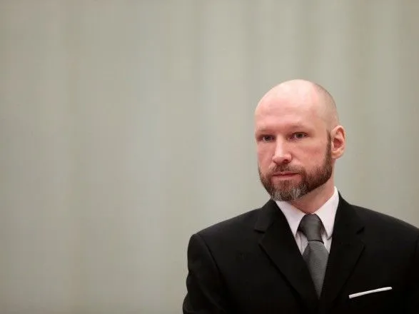 Норвезький терорист Андерс Брейвік, який вбив понад 70 людей, подав клопотання про дострокове звільнення