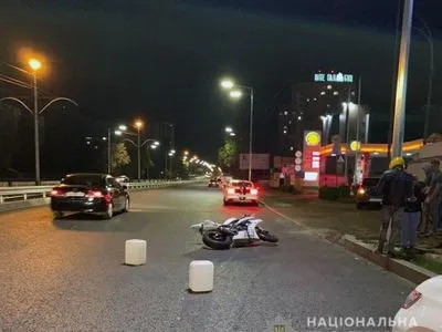 В ДТП с участием мотоцикла в Киеве погибли три человека