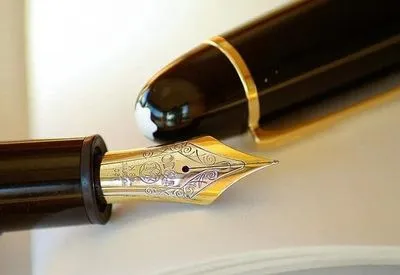 Генштаб потратит треть миллиона гривен на позолоченные ручки Parker для подарков от Хомчака