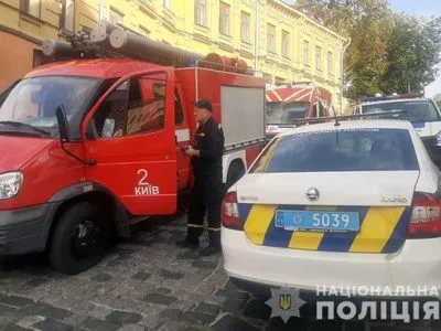 В Киеве полиция устанавливает причины взрыва в кафе на Андреевском спуске