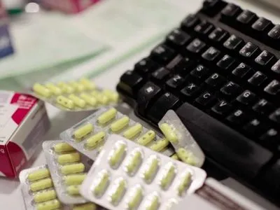 Рада поддержала законопроект о е-торговле лекарствами