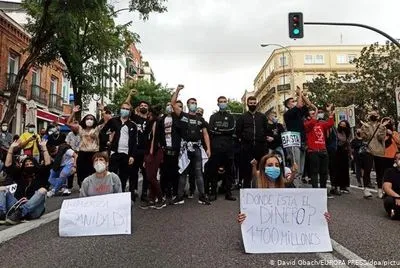 Пандемія: у Мадриді протестували проти карантину в бідних районах міста