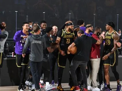 БК "Лейкерс" броском с сиреной получил второй выигрыш в финале конференции НБА