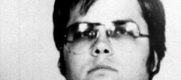 Вбивця Леннона вибачився через 40 років після злочину