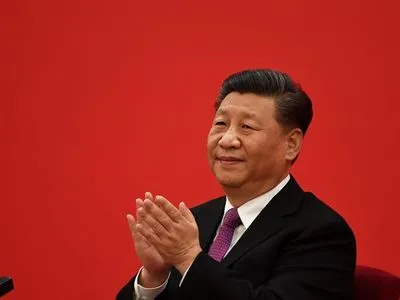 Китайського бізнесмена, який назвав Сі Цзіньпіна "клоуном", засудили на 18 років у справі "про корупцію"