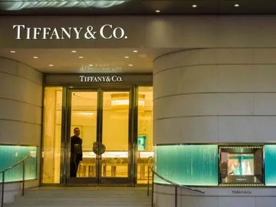 Tiffany позивається до LVMH через 16-мільярдну угоду про злиття: призначено дату суду