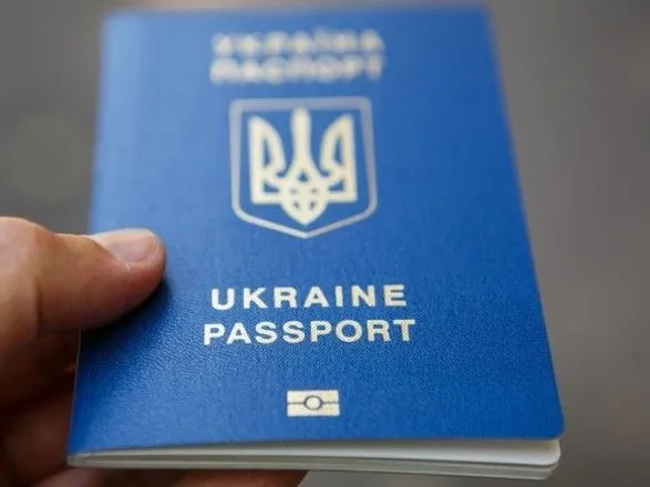 В оккупированном Крыму преследуют владельцев украинских паспортов