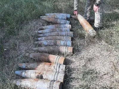 На Луганщине виявиды и обезвредили схрон с 16 артиллерийскими снарядами