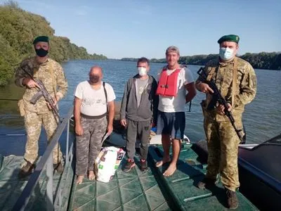 В Одесской области задержали румынских рыбаков, которые незаконно зашли в украинские воды