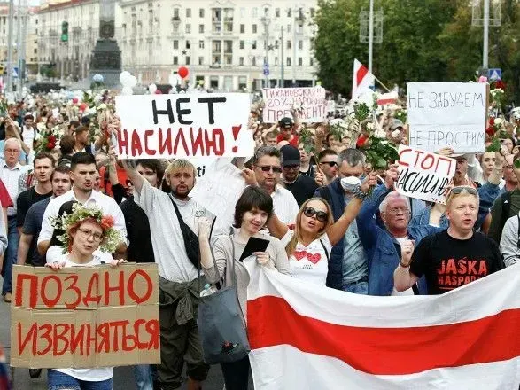 Якщо влада не знайде діалог з людьми, цієї влади не буде: Зеленський про події в Білорусі