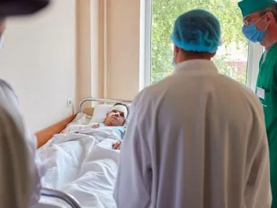 Зеленский посетил единого курсанта, который выжил в авиакатастрофе в Харьковской области