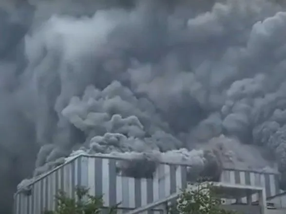 У Китаї на заводі Huawei під час пожежі загинули люди
