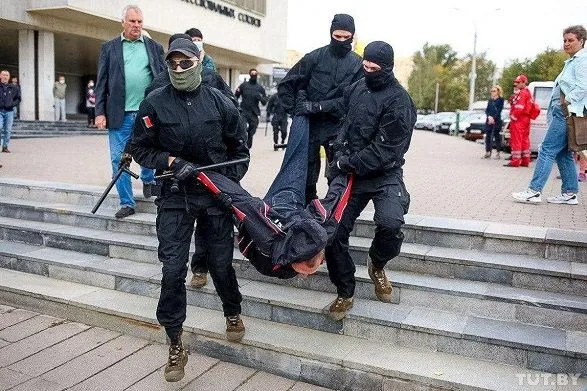 Протести у Білорусі: правозахисники кажуть про 18 затриманих