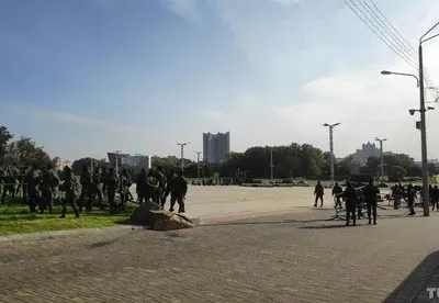Мінськ готується до нових протестів: до центру стягують силовиків