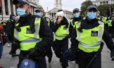 В Лондоне прошла демонстрация против коронавирусных ограничений: есть пострадавшие