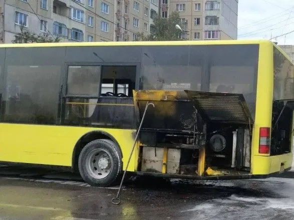 u-lvovi-goriv-avtobus-1