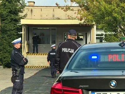 В Польше школьница с ножом напала на других учеников лицея: не менее 3 раненых