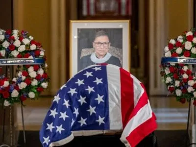 США: суддю Рут Гінзбург поховали на Арлінгтонському національному кладовищі