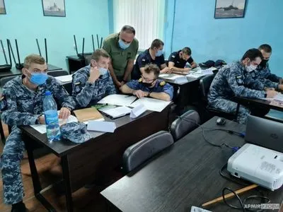 Канадские инструкторы начали курсы для моряков ВМС в Одессе