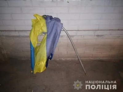 В Харькове подросток повредил флаг Украины
