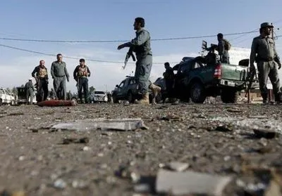 Заминированный автомобиль взорвался в Афганистане, по меньшей мере 13 человек погибли