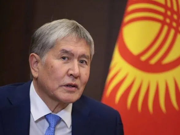 В Бишкеке протестующие освободили экс-президента Киргизии из СИЗО