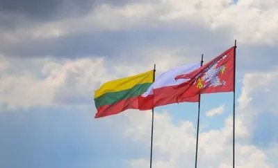 Литва та Польща вирішили відкликати своїх послів з Білорусі
