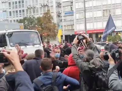 Дело Шеремета: сторонники Антоненко устроили потасовку с силовиками