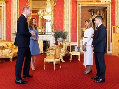 Подружжя Зеленських поділилось враженнями від зустрічі з королівською родиною