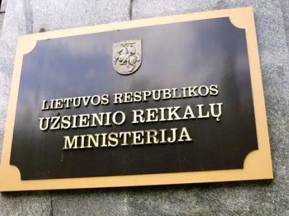 Литва вслід за іншими європейськими країнами відкликала 5 дипломатів з Мінська