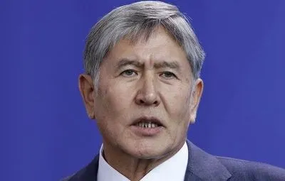 В Кыргызстане ввели комендантский час, задержали экс-президента, а спикер парламента подал в отставку