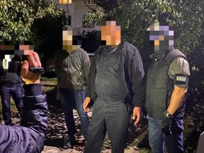 На Запоріжжі затримали поліцейського, який обіцяв "закрити очі" на злочин за 50 тис. гривень