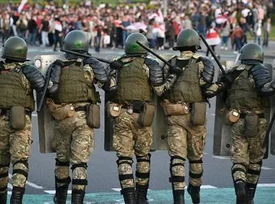 Марш гордости в Беларуси: в Минск стянули десятки единиц военной техники