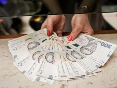 В Україні побільшало готівки поза банками