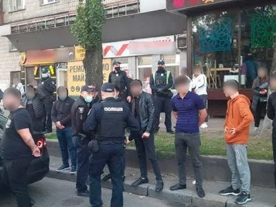 Стрілянина за участю іноземців у центрі Києва: патрульні знайшли ще два автомобілі